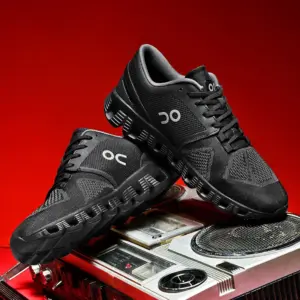 Autumn and Winter Hot Selling Fashionable Shock-absorbing Running Shoes, Comfortable and Breathable Sports Shoes